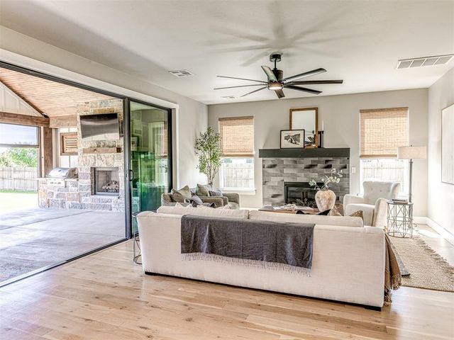280 Old Farm Road, Edmond, OK 73034
