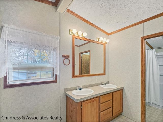 5527 Goldfinch Drive Ne, Plainfield Twp, MI 49306