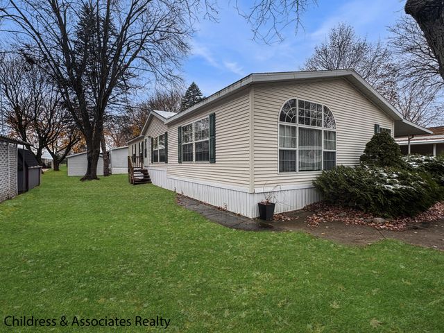 5527 Goldfinch Drive Ne, Plainfield Twp, MI 49306