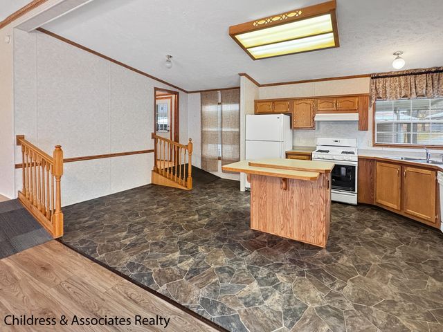 5527 Goldfinch Drive Ne, Plainfield Twp, MI 49306