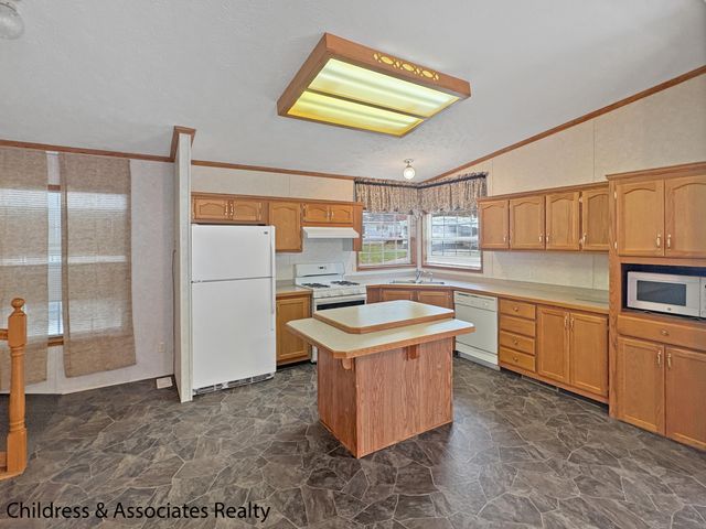 5527 Goldfinch Drive Ne, Plainfield Twp, MI 49306