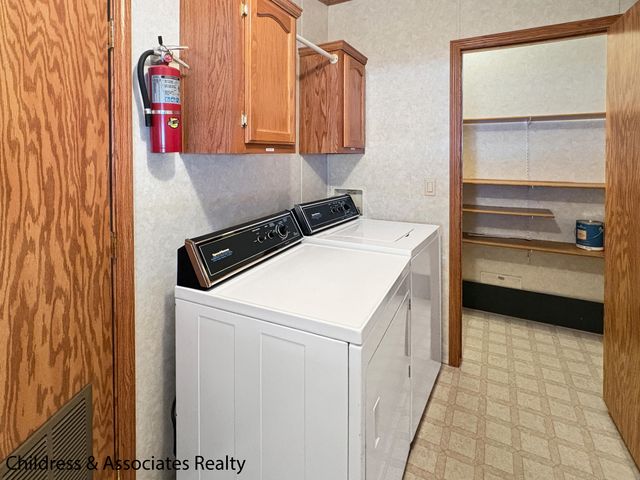 5527 Goldfinch Drive Ne, Plainfield Twp, MI 49306