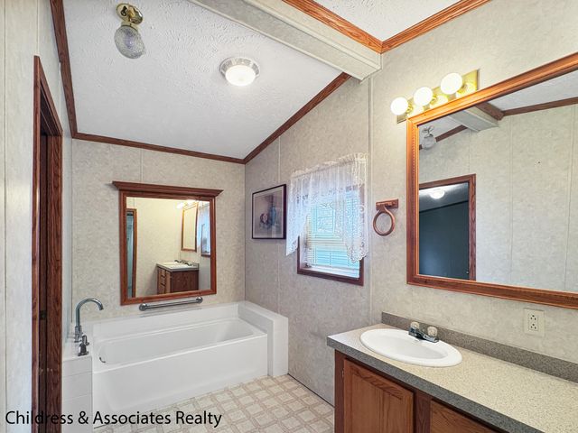 5527 Goldfinch Drive Ne, Plainfield Twp, MI 49306