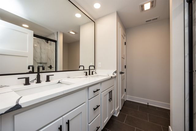 5301 175th Street, Urbandale, IA 50323