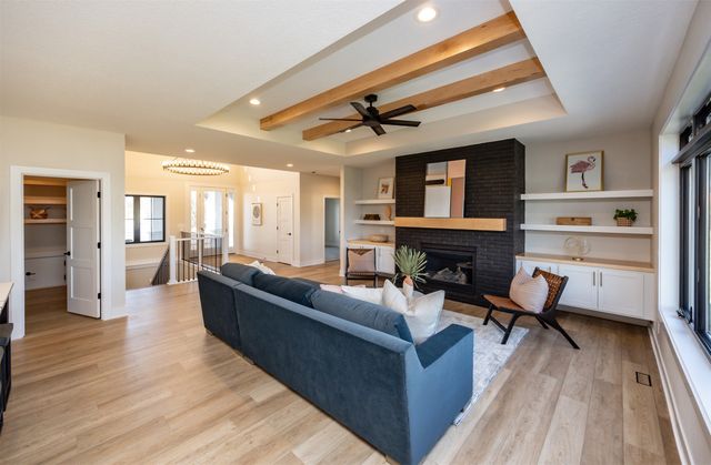 5301 175th Street, Urbandale, IA 50323