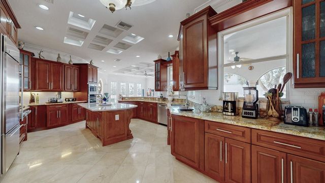 6233 BAYSHORE BOULEVARD, Tampa, FL 33611