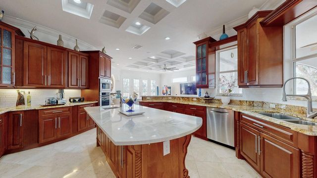 6233 BAYSHORE BOULEVARD, Tampa, FL 33611