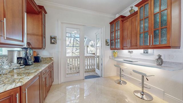 6233 BAYSHORE BOULEVARD, Tampa, FL 33611