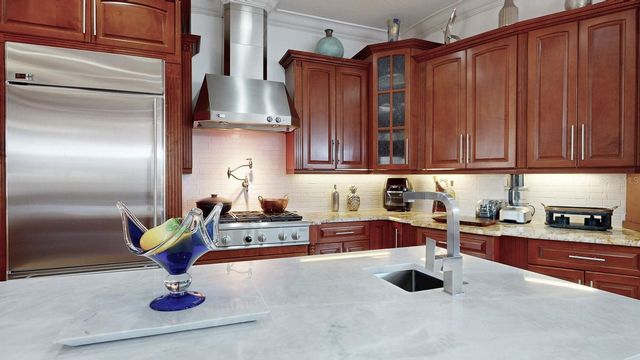 6233 BAYSHORE BOULEVARD, Tampa, FL 33611