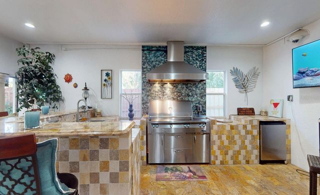 6233 BAYSHORE BOULEVARD, Tampa, FL 33611