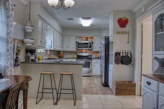 3613 Oak Ridge Drive, Bryan, TX 77802