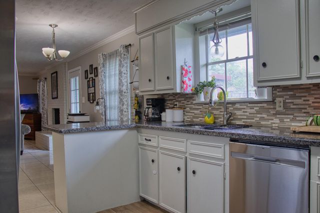 3613 Oak Ridge Drive, Bryan, TX 77802
