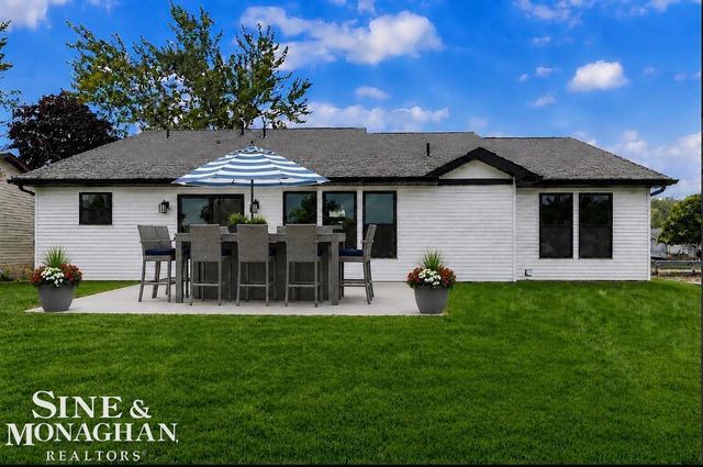 144 Channelsyde Drive, Algonac, MI 48001