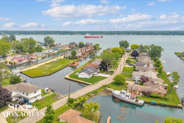 144 Channelsyde Drive, Algonac, MI 48001