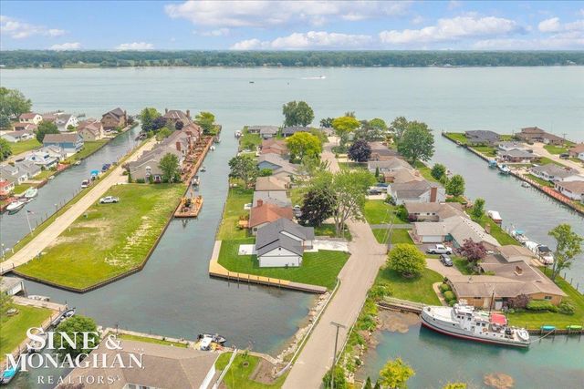 144 Channelsyde Drive, Algonac, MI 48001