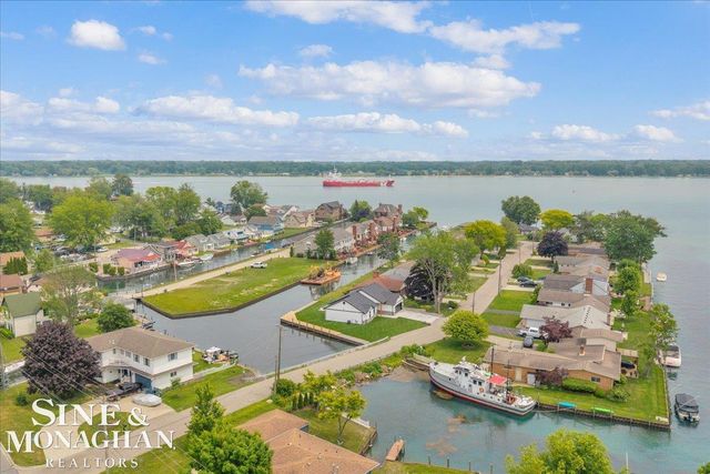 144 Channelsyde Drive, Algonac, MI 48001