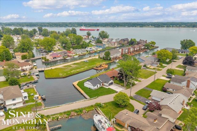 144 Channelsyde Drive, Algonac, MI 48001