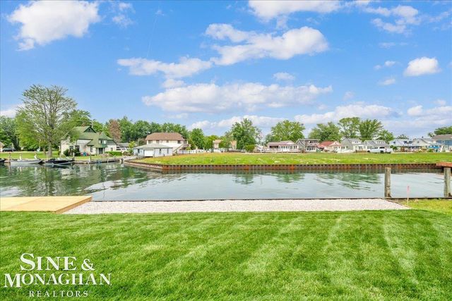 144 Channelsyde Drive, Algonac, MI 48001