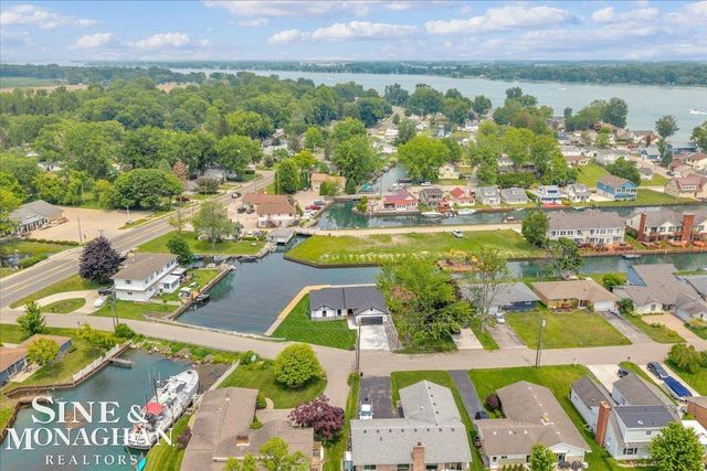 144 Channelsyde Drive, Algonac, MI 48001