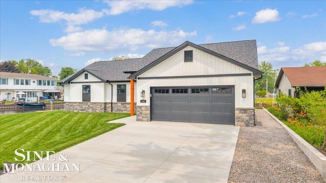144 Channelsyde Drive, Algonac, MI 48001