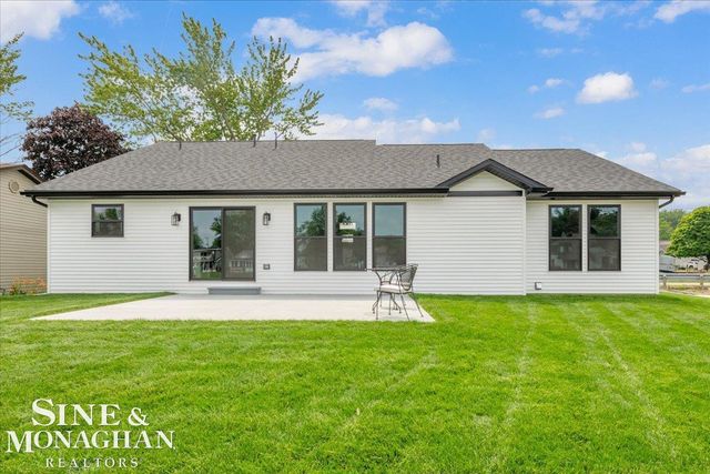 144 Channelsyde Drive, Algonac, MI 48001