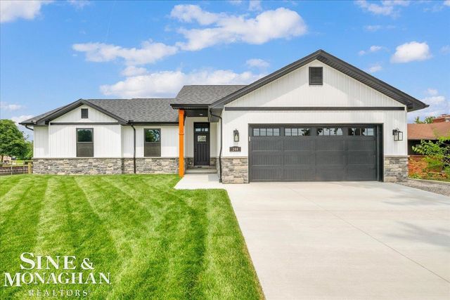 144 Channelsyde Drive, Algonac, MI 48001