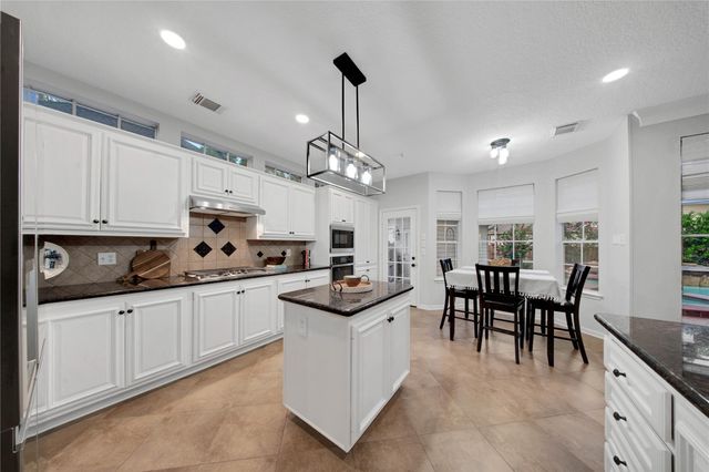 79 N Cochrans Green Circle, The Woodlands, TX 77381