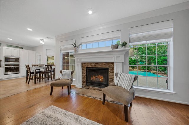 79 N Cochrans Green Circle, The Woodlands, TX 77381