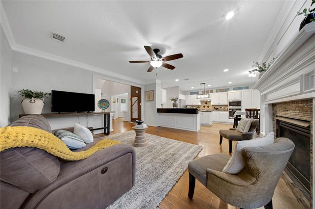79 N Cochrans Green Circle, The Woodlands, TX 77381
