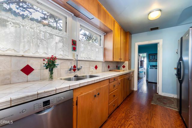 2270 E Orange Grove Boulevard, Pasadena, CA 91104