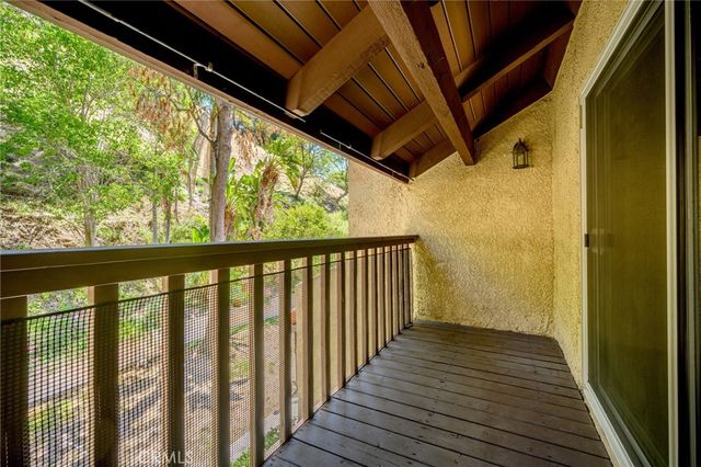 9555 Via Venezia, Burbank, CA 91504