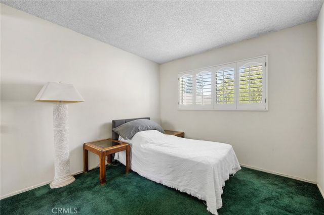 9555 Via Venezia, Burbank, CA 91504