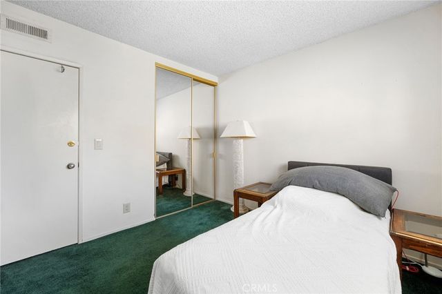 9555 Via Venezia, Burbank, CA 91504