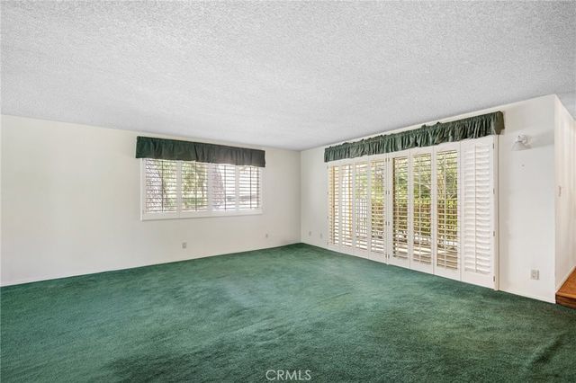 9555 Via Venezia, Burbank, CA 91504