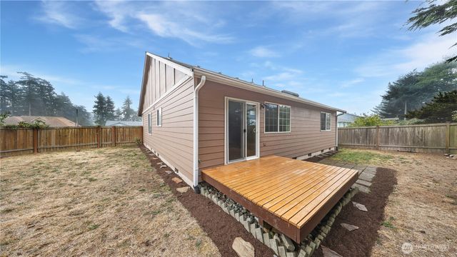 1472 SW 10th Avenue, Oak Harbor, WA 98277