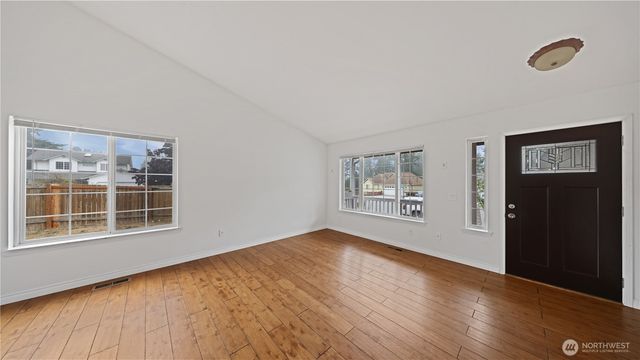 1472 SW 10th Avenue, Oak Harbor, WA 98277