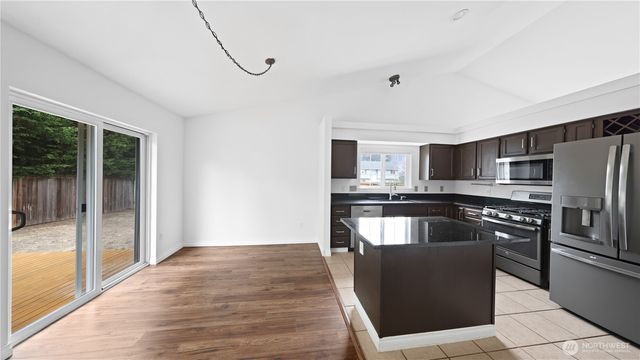 1472 SW 10th Avenue, Oak Harbor, WA 98277