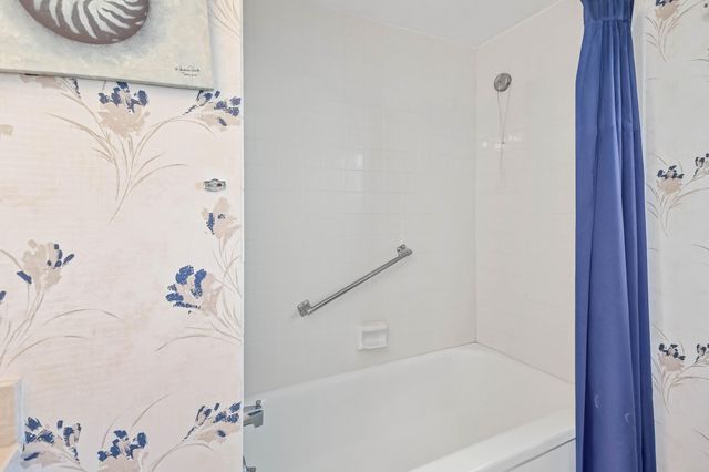 3951 Via Poinciana 511, Greenacres, FL 33467