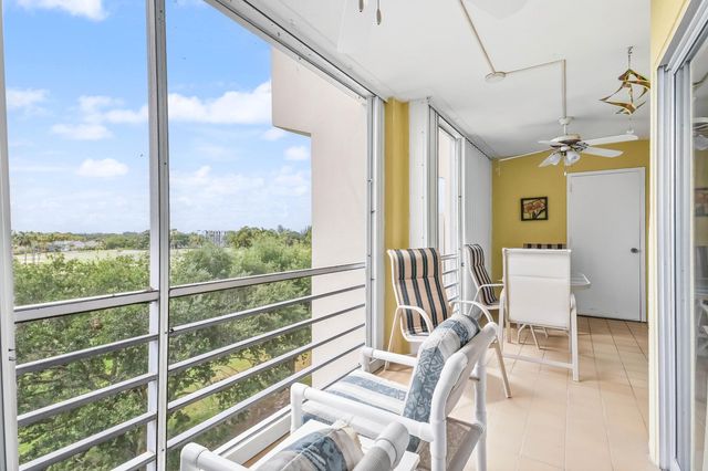 3951 Via Poinciana 511, Greenacres, FL 33467