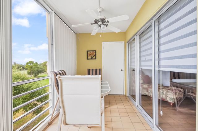 3951 Via Poinciana 511, Greenacres, FL 33467