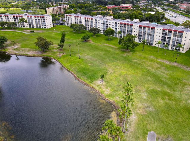 3951 Via Poinciana 511, Greenacres, FL 33467