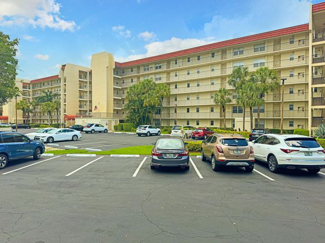 3951 Via Poinciana 511, Greenacres, FL 33467