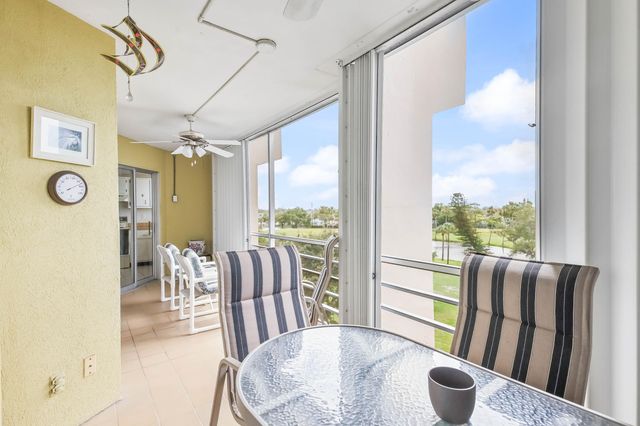 3951 Via Poinciana 511, Greenacres, FL 33467