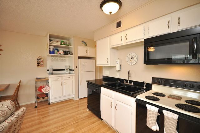 500 N Market Street 111, New Braunfels, TX 78130