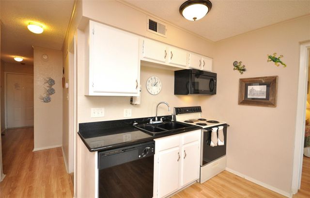 500 N Market Street 111, New Braunfels, TX 78130