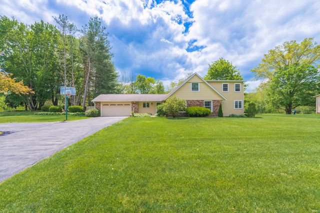 7151 W Cavewood Court, Bloomington, IN 47403
