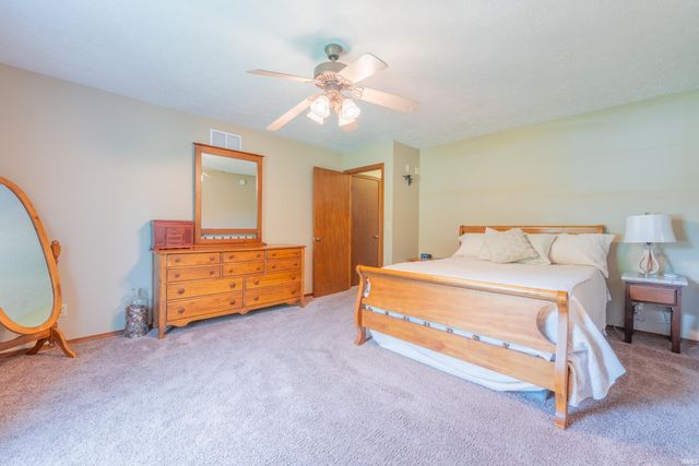 7151 W Cavewood Court, Bloomington, IN 47403