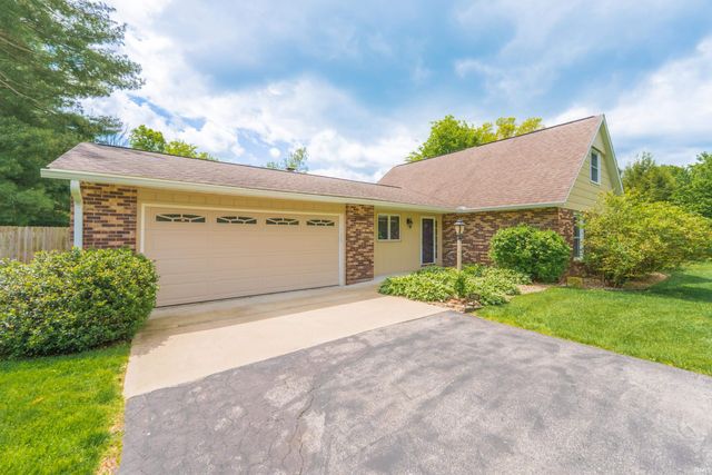 7151 W Cavewood Court, Bloomington, IN 47403