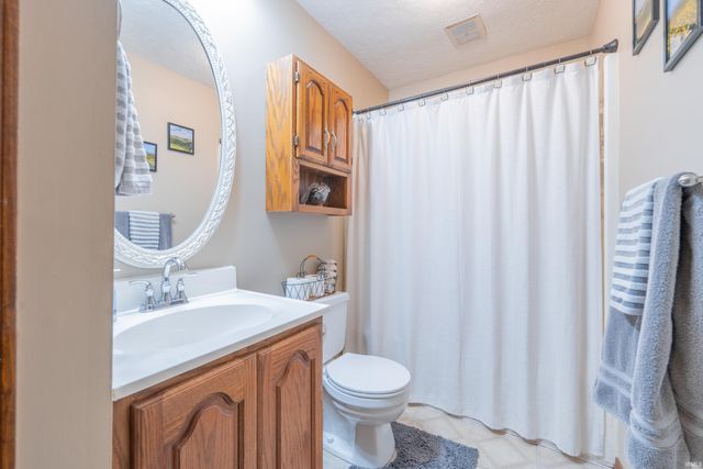 7151 W Cavewood Court, Bloomington, IN 47403