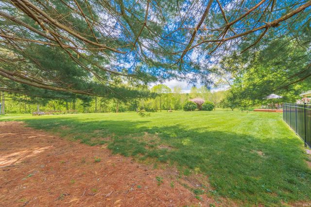 7151 W Cavewood Court, Bloomington, IN 47403